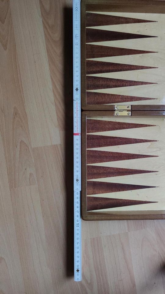 Backgammon mit Schachbrett groß 49 x 49 cm in Deggendorf