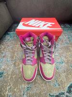 WMNS Nike Dunk High Sneaker 44 Turnschuhe Kaki Lila Hannover - Mitte Vorschau