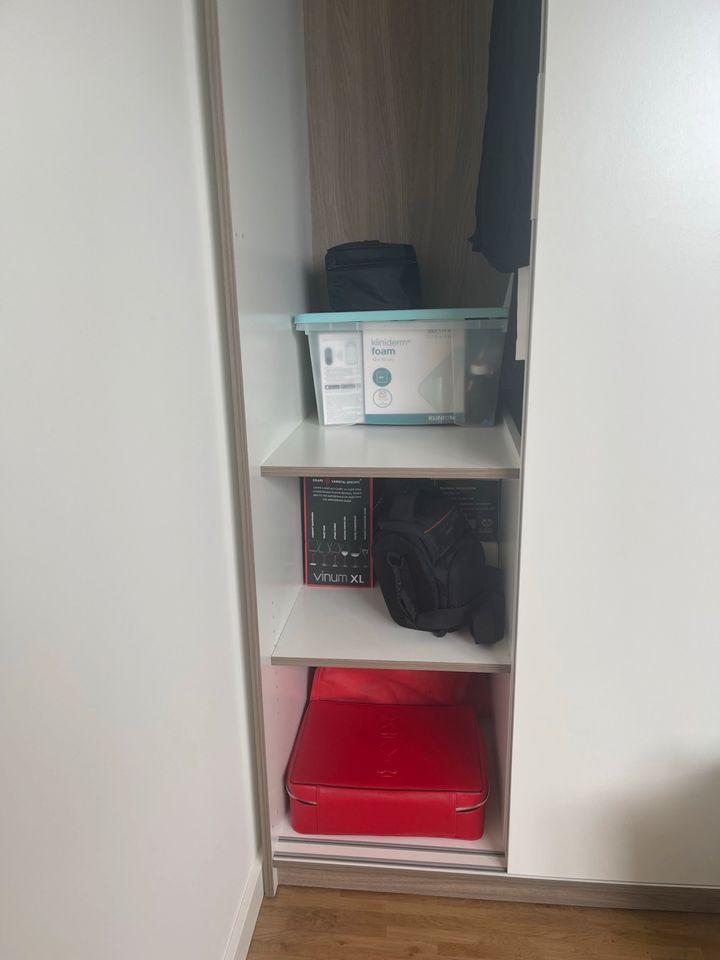 IKEA weißer Schrank in Küssaberg