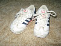 weiße Adidas Schuhe Gr. 22 Sachsen - Lößnitz Vorschau