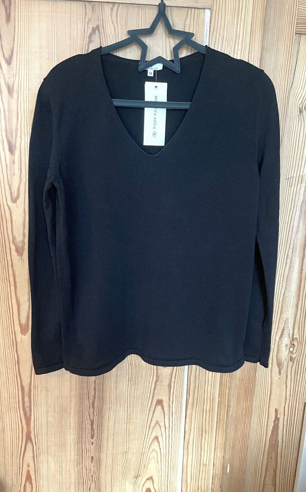 NEU Tom Tailor * Pullover mit V-Ausschnitt schwarz * Gr. M in Freising