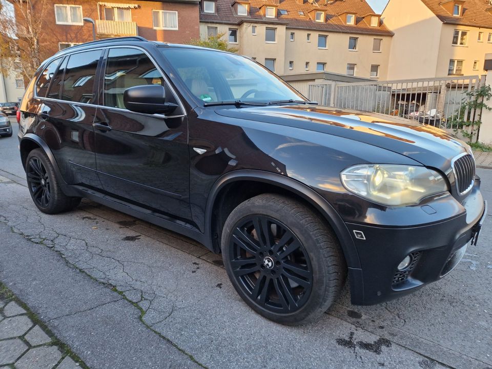 BMW X5 MPaket 50i Premium/3Jahre Garantie inklusive! in Gelsenkirchen