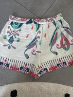 Zara Shorts creme weiß Muster pink blau mit Kordelzug Gr. M NEU Hessen - Glauburg Vorschau