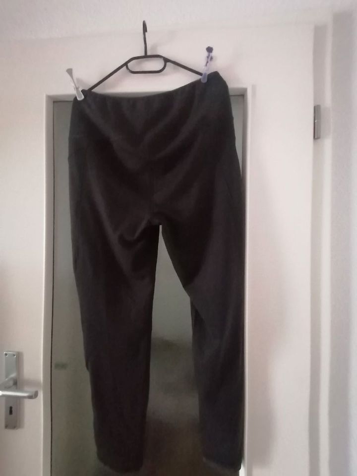 Tolle braune tredy Hose gr 44 eher 42 in Worms