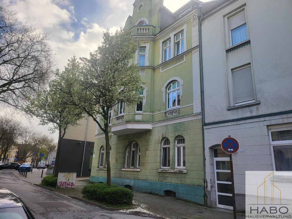 Große Erdgeschoss-Wohnung mit Balkon und Garten in Herne