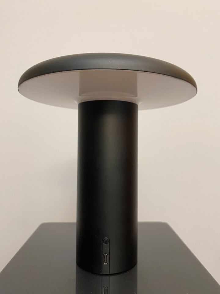 NP 320: NEU OVP Artemide TAKKU tragbare Lampe Aluminium USB C in Hamburg