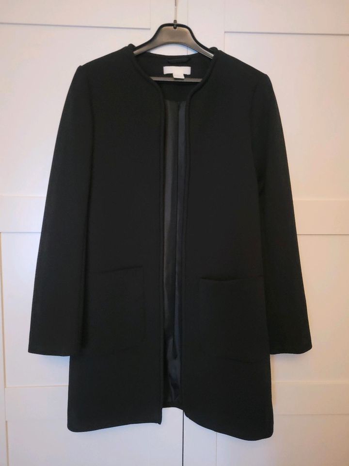 NEU Eleganter schwarzer Mantel von H&M (Gr. 34) in Hamburg
