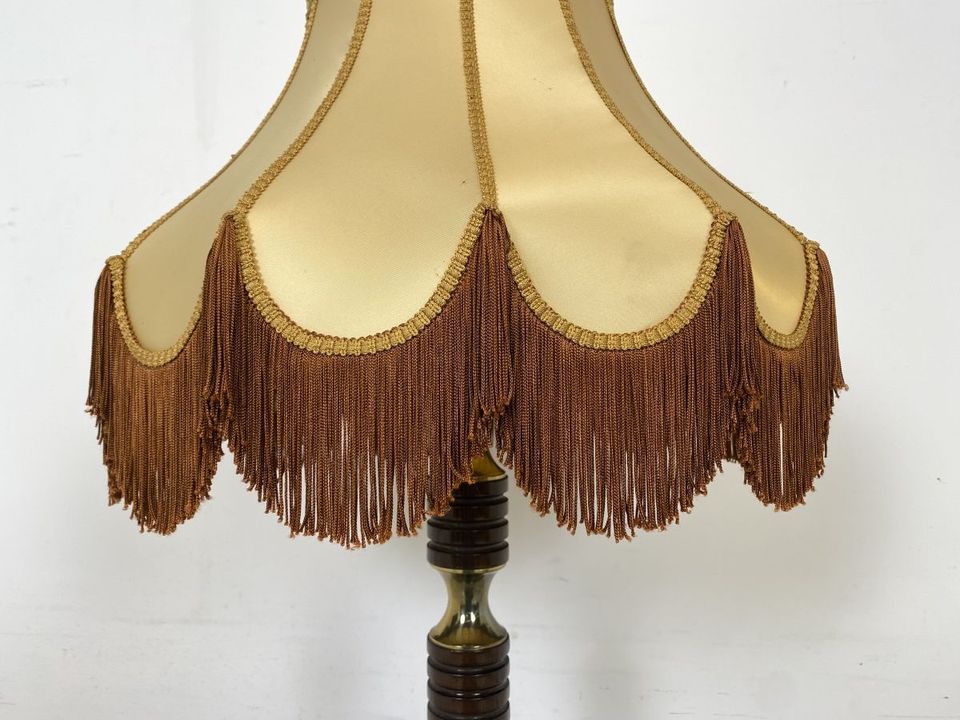 WMK Besonders schöne & sehr gut erhaltene 60er Jahre Stehlampe mit edlem Lampenfuß aus Holz & Messing und freundlichem Lampenschirm, dimmbar # Lampe Leuchte Stehleuchte Leselampe Licht Vintage Retro in Berlin