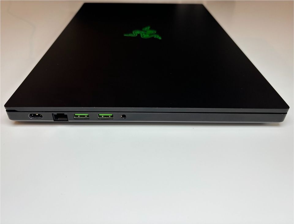 Razer Blade 15 Base Model (2020) mit Razer Gaming-Maus und Tasche in Freiburg im Breisgau