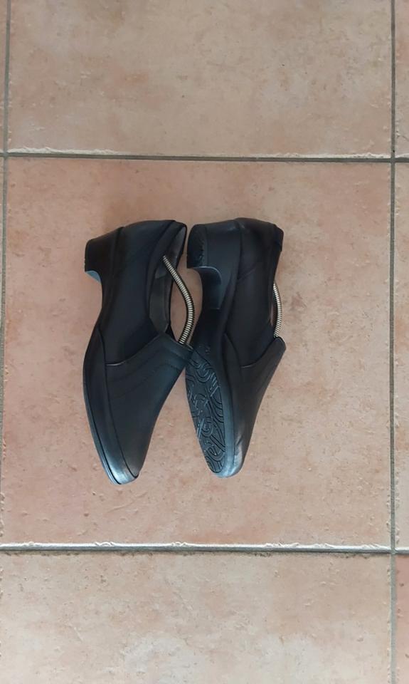Schwarze Halbschuhe, Größe 40, naturläufer, Weite K, Leder in Trebur