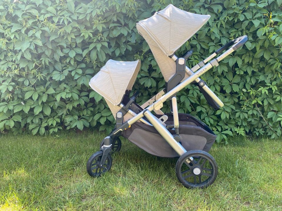 Uppababy Vista V2 Geschwisterkinderwagen in Neuenhagen