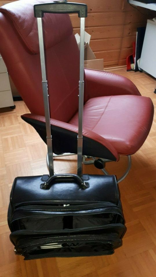 Business Trolly,  " ECHT-Leder " Fb. Schwarz, ausziehbar, Rollen. in Donzdorf