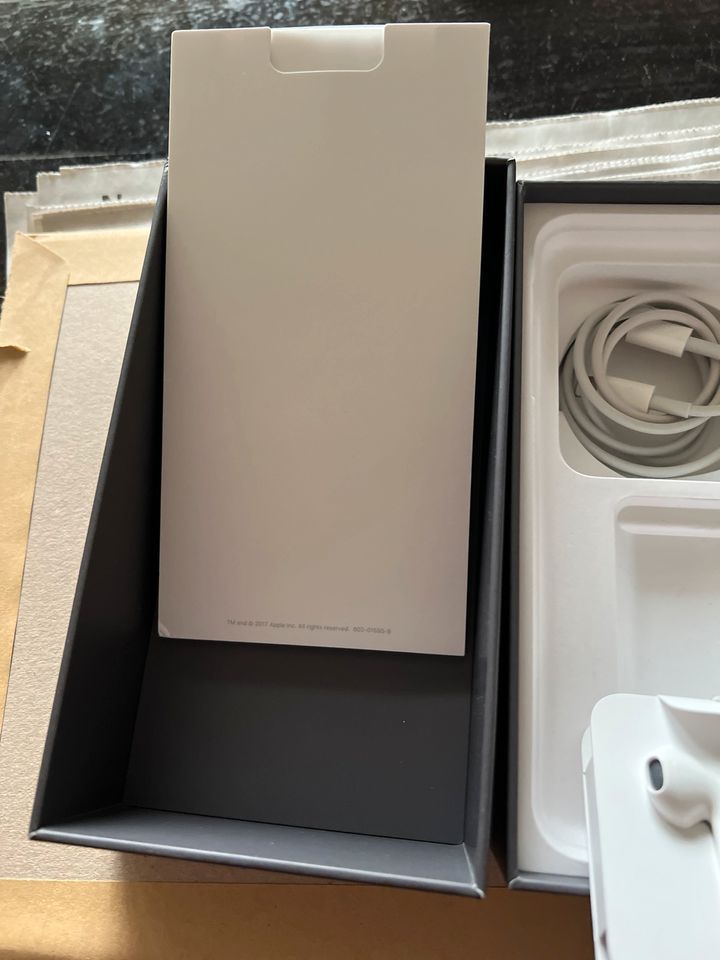 iPhone 8 Plus 128 GB Space Gray in Sulzbach-Rosenberg