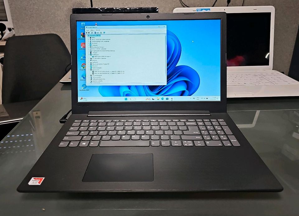 Lenovo Notebook AMD A6 RadeonR4 8GB 256GB SSD TOP QWERTY in Borken