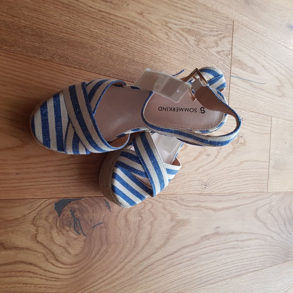 Keilsandalen Sommerkind Gr.38 blau neu in Arrach