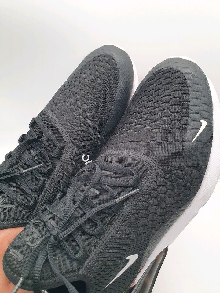 Nike Air Max 270 Herren Schuhe Grösse 44.5 NP159 in Berlin