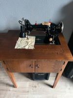 Vintage Alte Nähmaschine Singer mit Tisch Nordrhein-Westfalen - Bottrop Vorschau