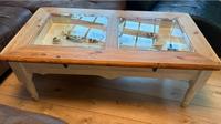Schöner Couchtisch / Sofatisch mit Schublade Shabby Vintage Schleswig-Holstein - Hanerau-Hademarschen Vorschau