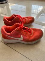 Nike Sportschuhe Laufschuhe Running Sneaker Niedersachsen - Isernhagen Vorschau