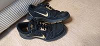 Nike Schuhe 41 schwarz Gold Kiel - Gaarden Vorschau