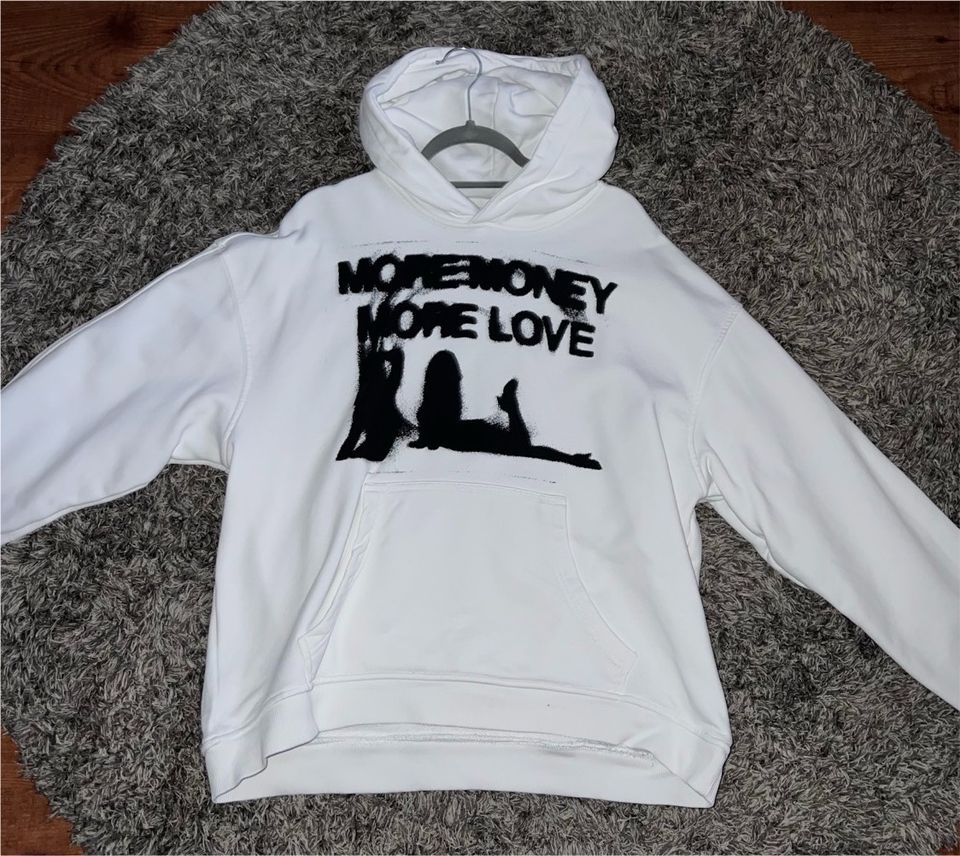 More Money More Love Hoodie in Betzdorf