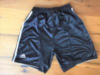 Adidas Sporthose, kurz, schwarz, Gr. 140, Fußball, Shorts Bayern - Alteglofsheim Vorschau