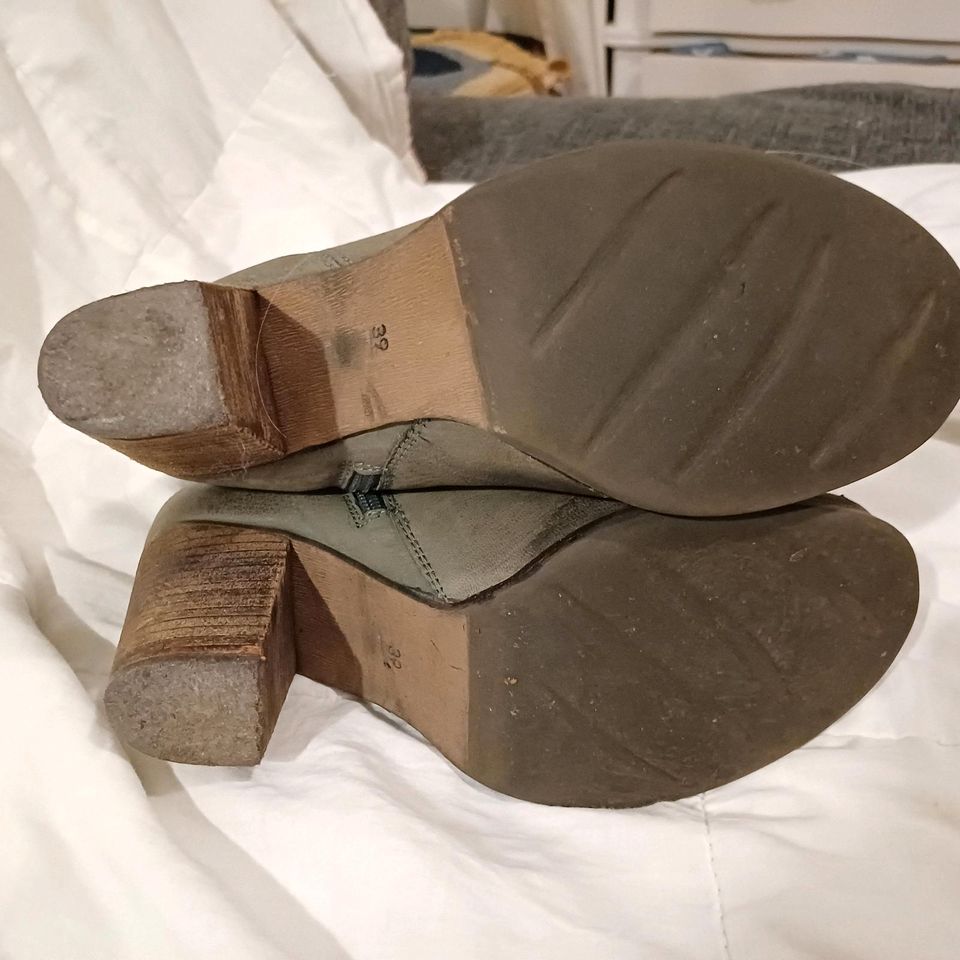 Echtleder Stiefeletten gr 39 khaki in Oststeinbek