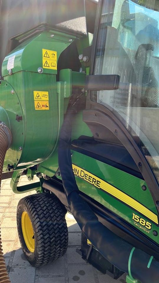 Gebrauchter John Deere F1585 Frontmäher in Barsinghausen