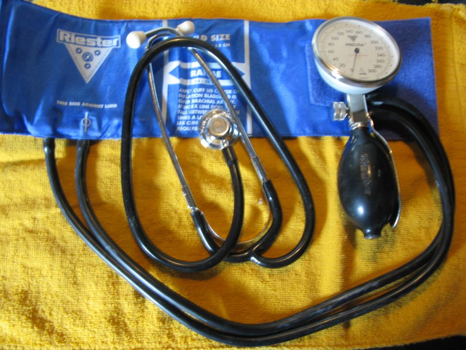 Blutdruckmessgerät für Babys + Kleinkinder - Rettungsdienst - DRK in Salzgitter
