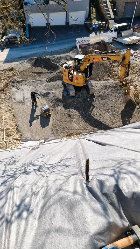 Fundament,Erdarbeiten,Aushub-arbeiten Baggerarbeit-Berliner Verbau in Darmstadt