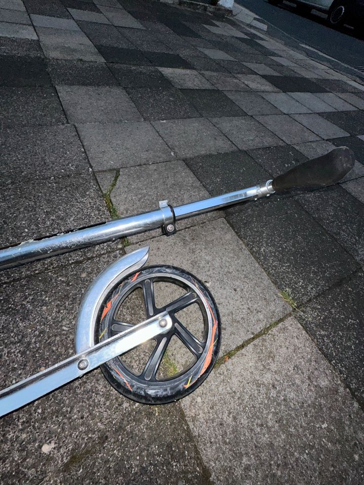 1 Klappbare JD Bug Cityscooter in Silber für KInder gebraucht in Düsseldorf