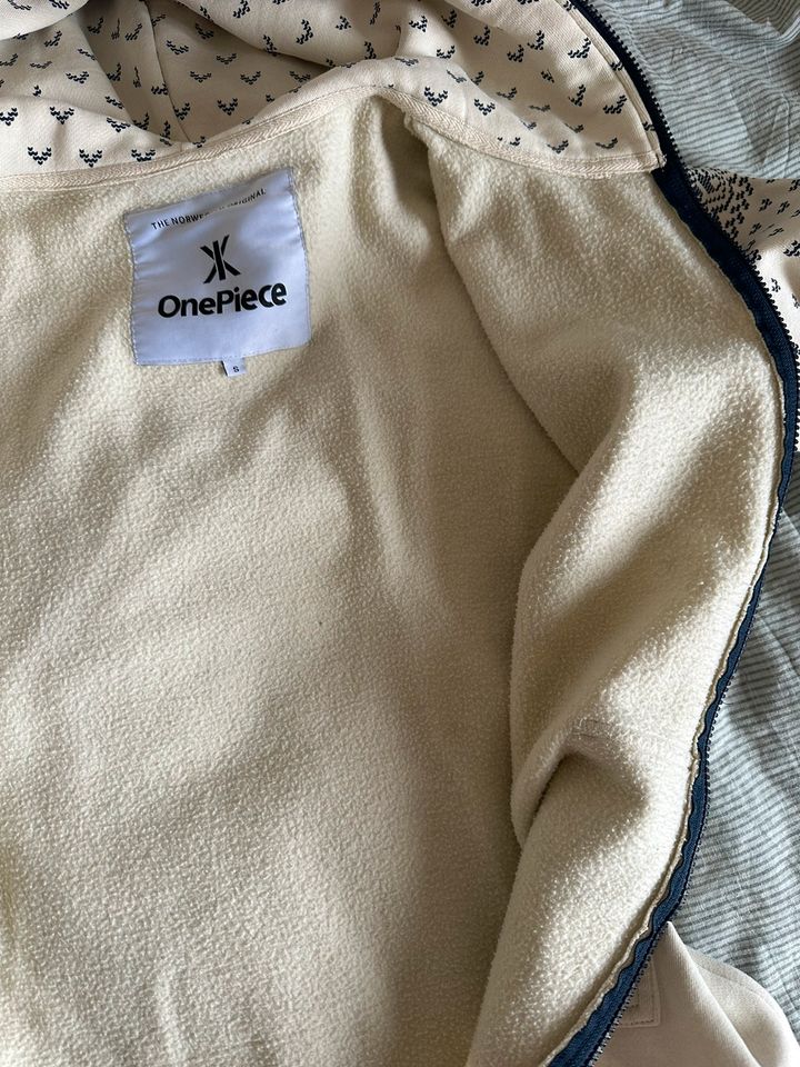 Original OnePiece Onesie Größe S Winter Edition in Dußlingen