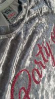 T-Shirt Pulli Fest Party on flauschig silber grau Gr 158 164 neuw Nordrhein-Westfalen - Soest Vorschau