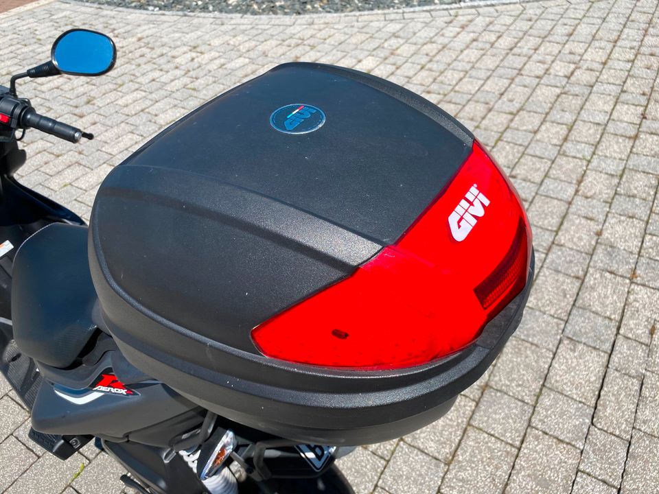 Yamaha Aerox R4ST / NS50F 4 Takt Roller / Scooter - Top Zustand in Diekholzen