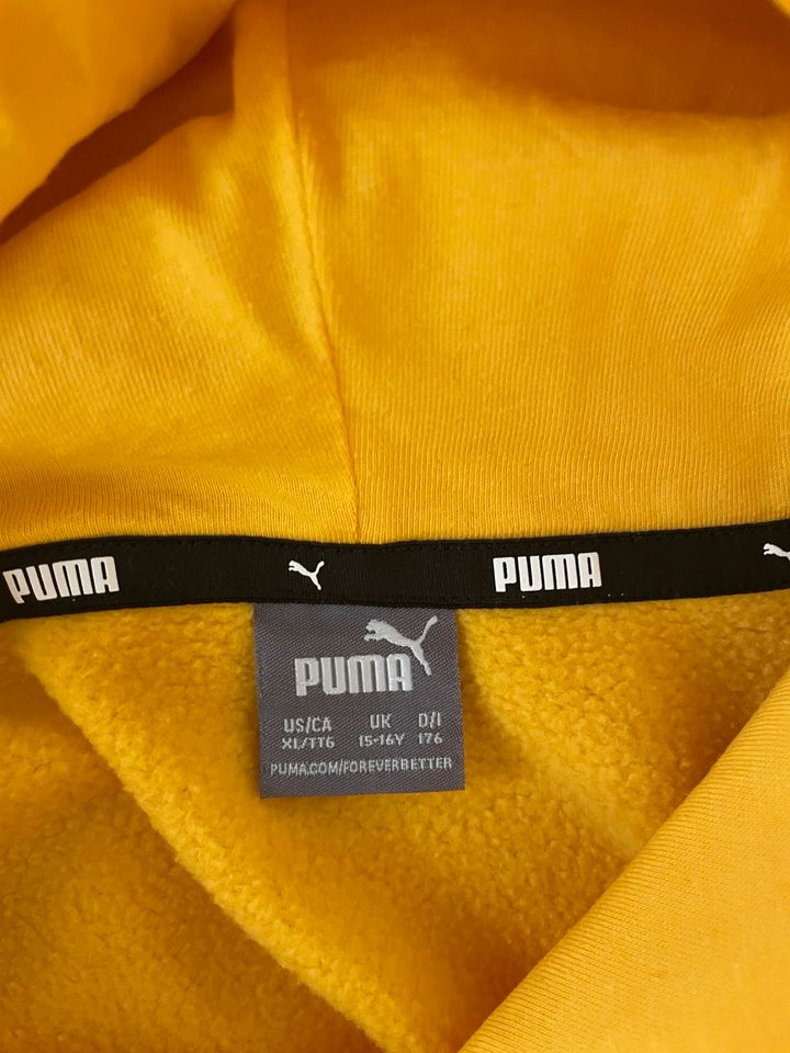 Puma Hoodie mit Fleck gelb Größe 176 in Königsbrunn