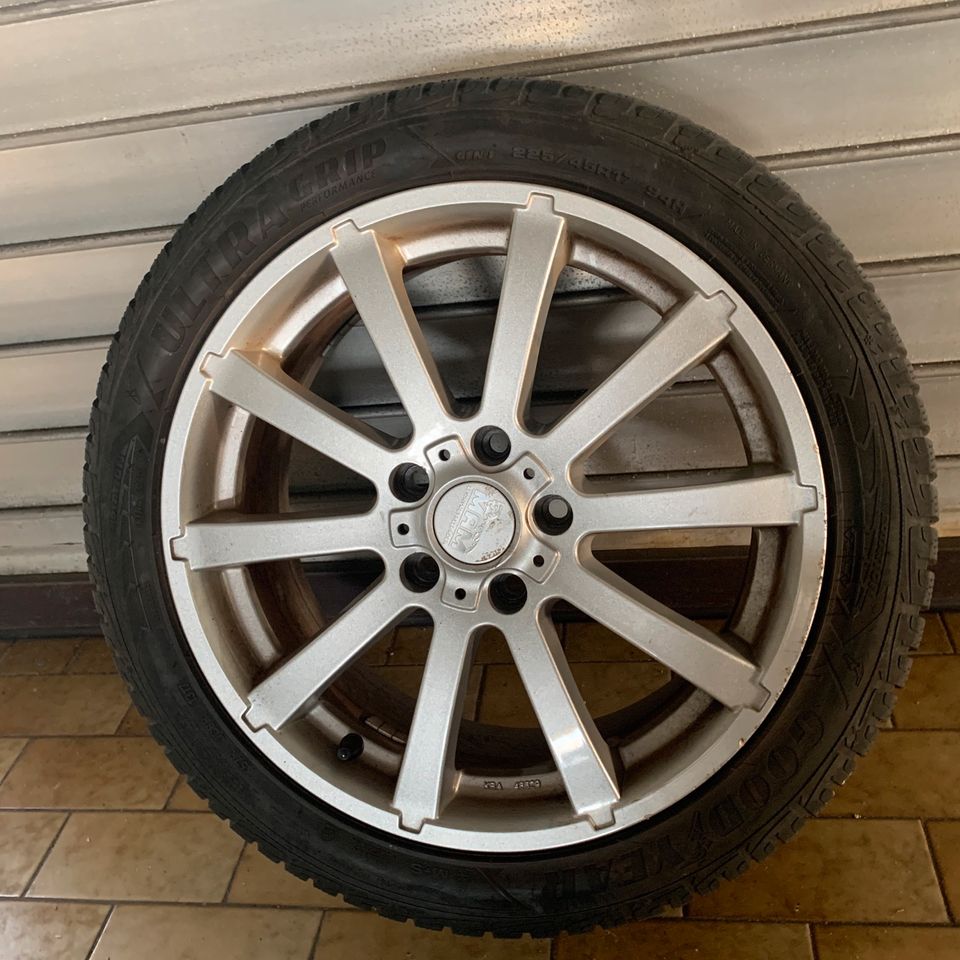 17 Zoll Audi VW Seat Alufelgen 225/45R17 Winterreifen in Remscheid