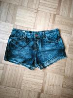 Damen Jeans Shorts hot pants Größe 36 Hessen - Schwalmstadt Vorschau