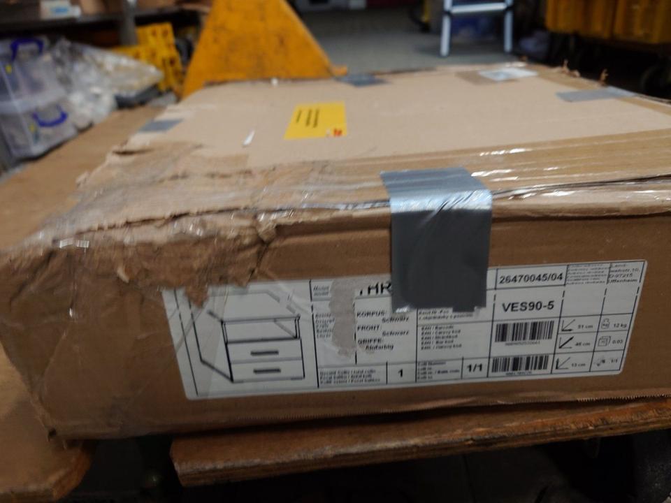 Schreibtischschrank/Nachttisch Model Three schwarz neuwertig in Rödermark
