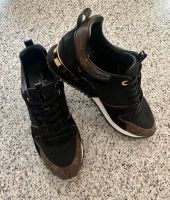 Louis Vuitton Run Away Sneaker, Gr. 38,5 Berlin - Wilmersdorf Vorschau