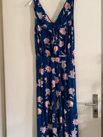JUMPSUIT blau mit großen Blumen Berlin - Mahlsdorf Vorschau