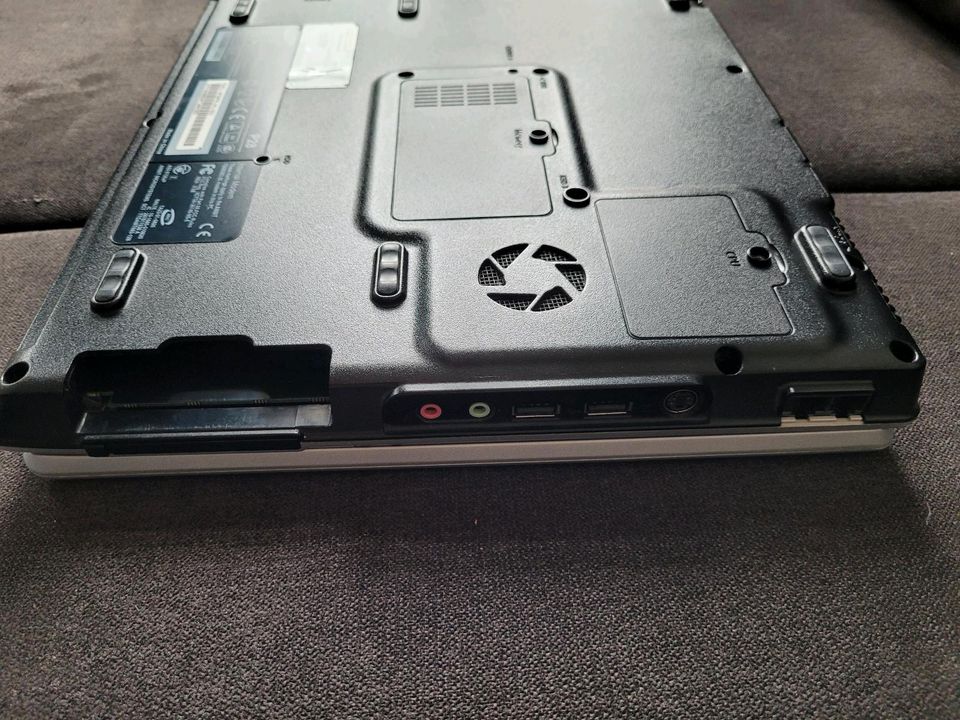 Samsung P28 Laptop zum Ausschlachten in Berlin