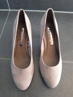 Schuhe Tamaris beige Gr. 38 - neuwertig / neu Wildleder Baden-Württemberg - Aidlingen Vorschau