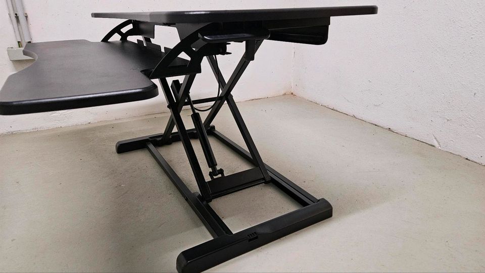 Höhenverstellbarer Tischaufsatz Stehpult in Unterföhring