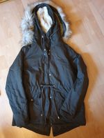 Winterjacke Gr. L in Khaki mit Fellkapuze Hessen - Liederbach Vorschau