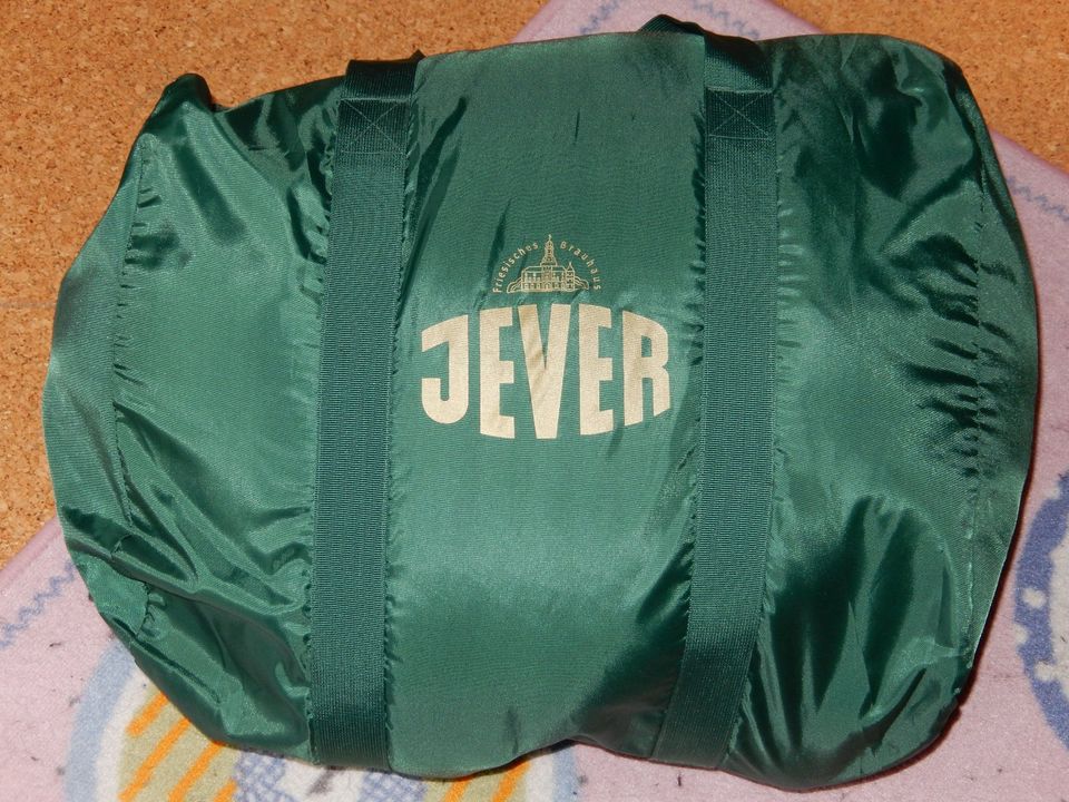 JEVER Sammlung Dark Banner Schlafsack Iso Matte Jacke Rucksack in Hude (Oldenburg)