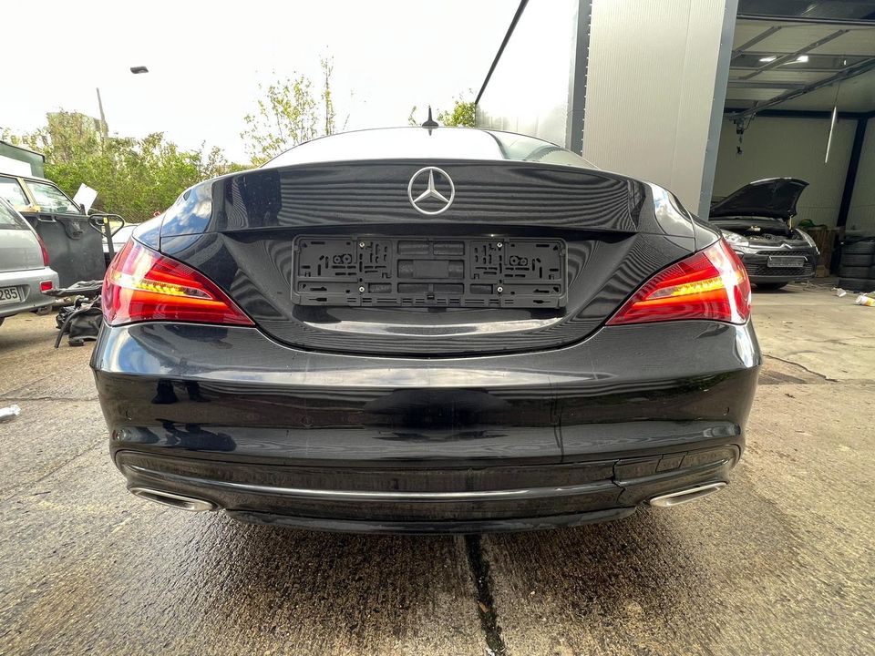 Mercedes Benz CLA 200 AMG LINE Unfallwagen in Berlin