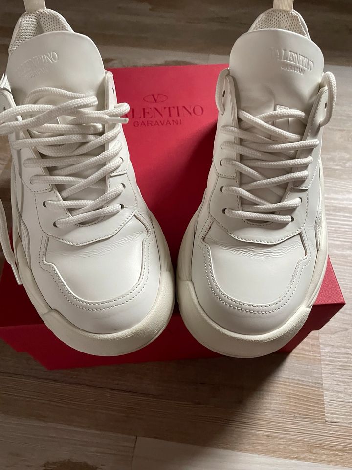 VALENTINO Garavani Sneaker in Herbolzheim