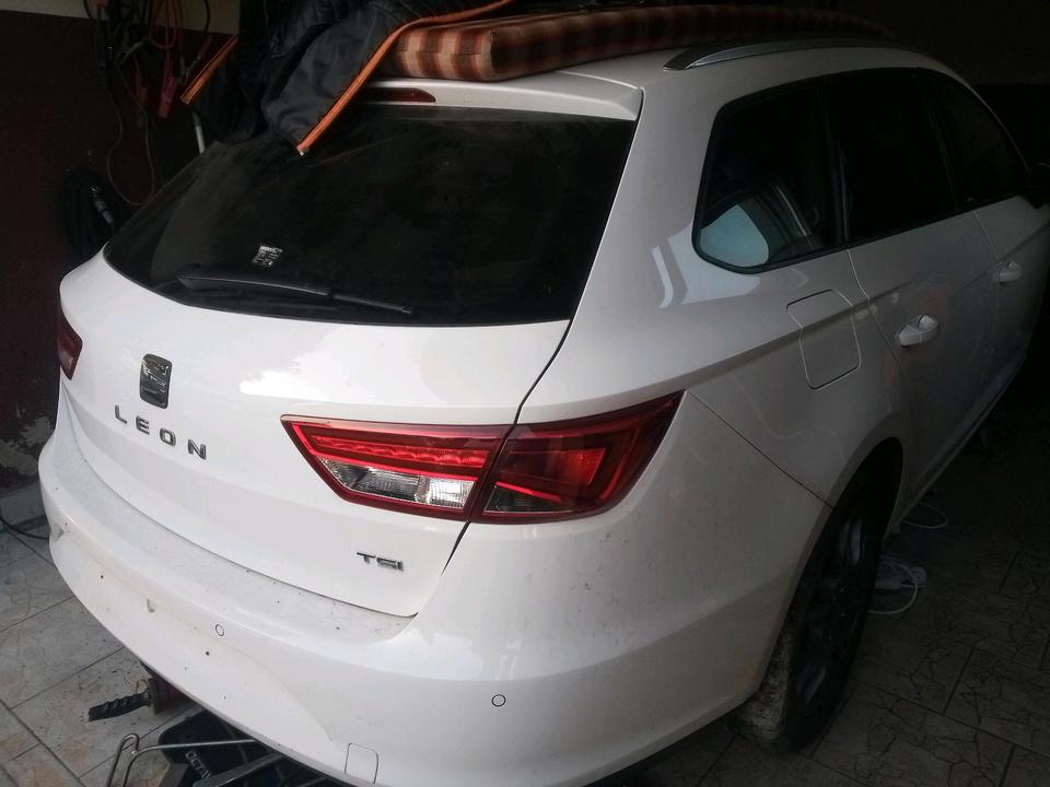 Seat Leon 5F Kombi Connect ST Bj. 2016 Schlachtfest in Albstadt