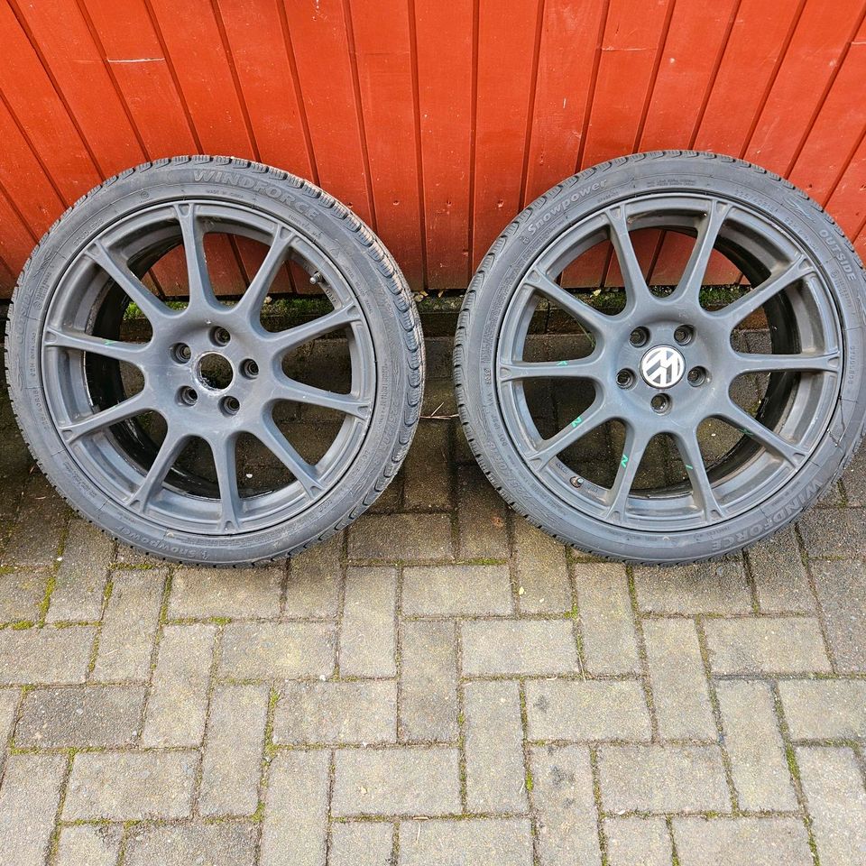 Vw racing Felgen auf Winterreifen 225/40 r18 in Lebach