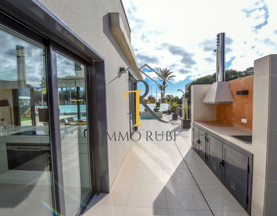 Moderne Villa zum Verkauf in Campoamore Cabo Roig Alicante in Düsseldorf